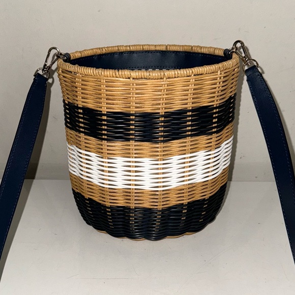 Kate Spade Wicker Navy / White Stripe Bucket Bag Crossbody NWOT - Picture 4 of 7